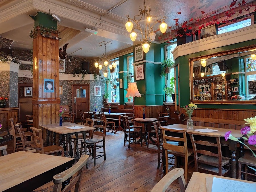 Betsey Trotwood, photo 5