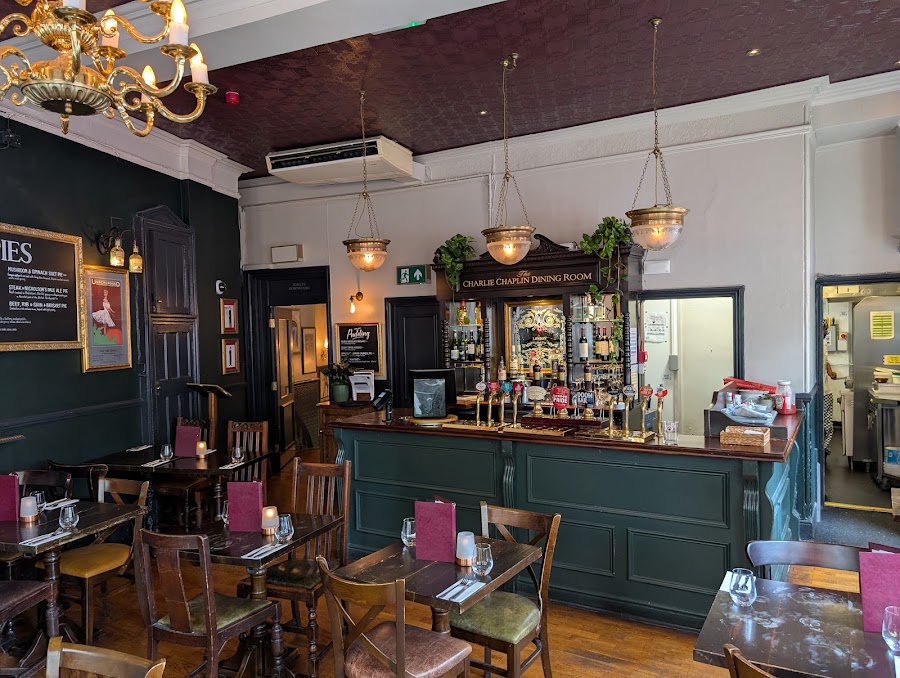The Bear And Staff, photo 5