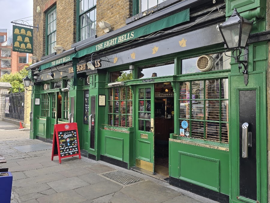 The Eight Bells, photo 3