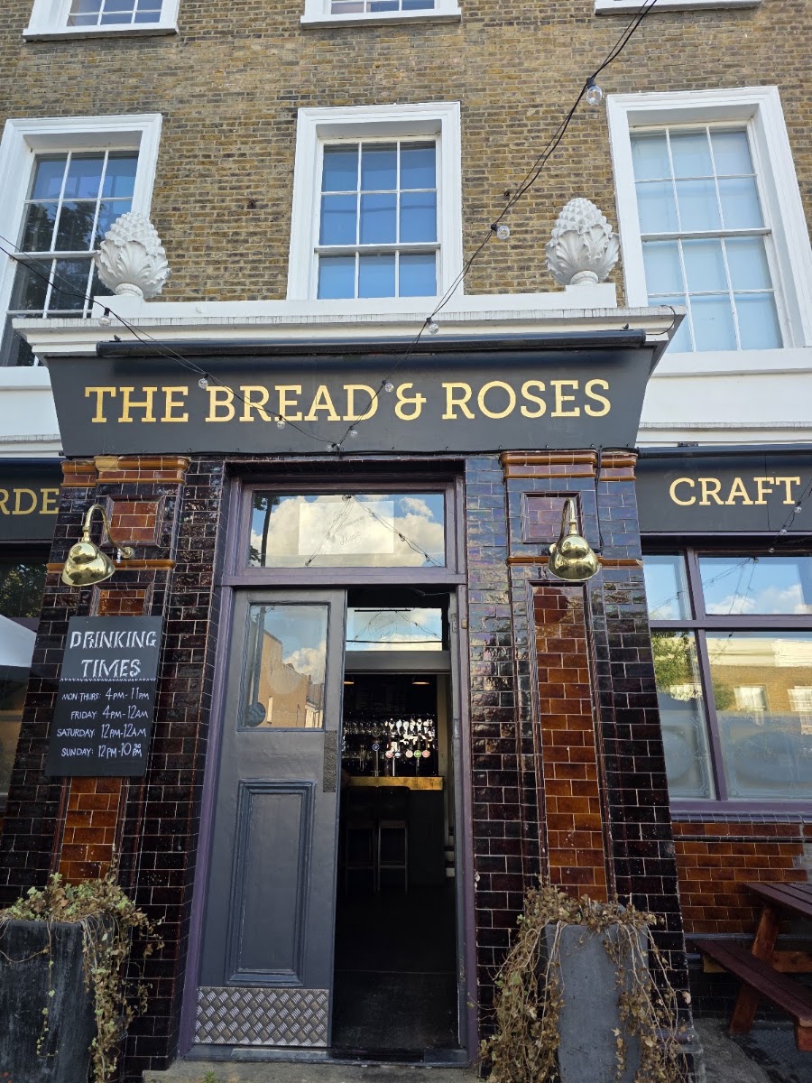 The Bread & Roses, photo 3