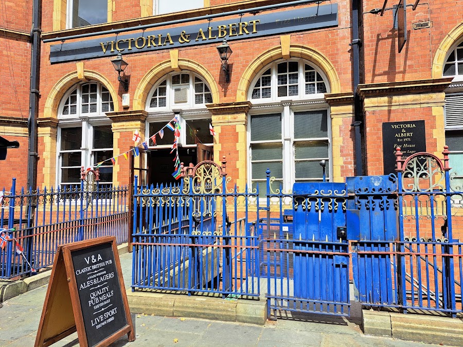 Victoria & Albert Bar
