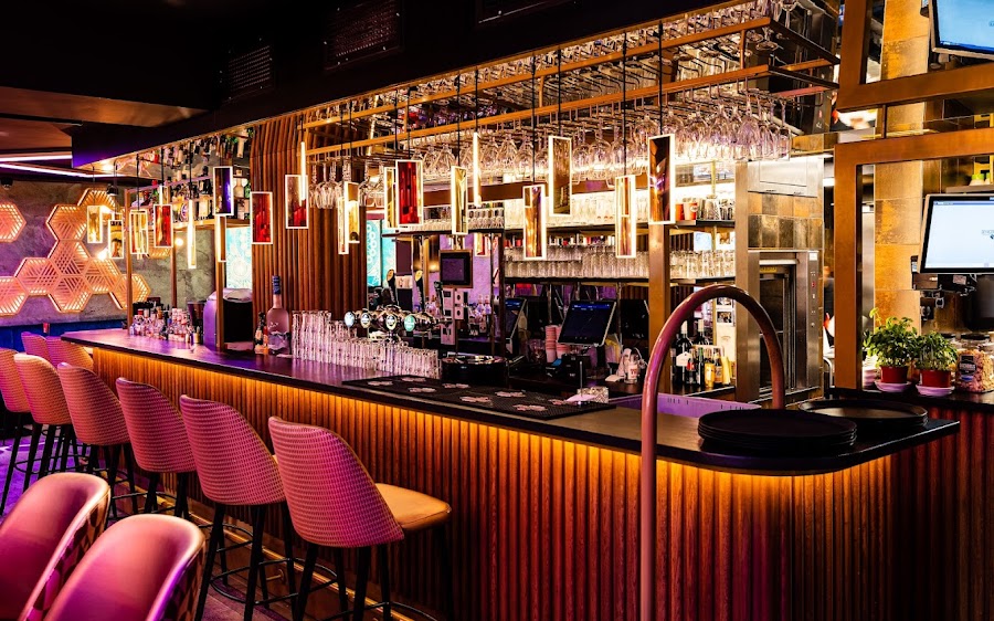 Deyacos Restaurant & Bar