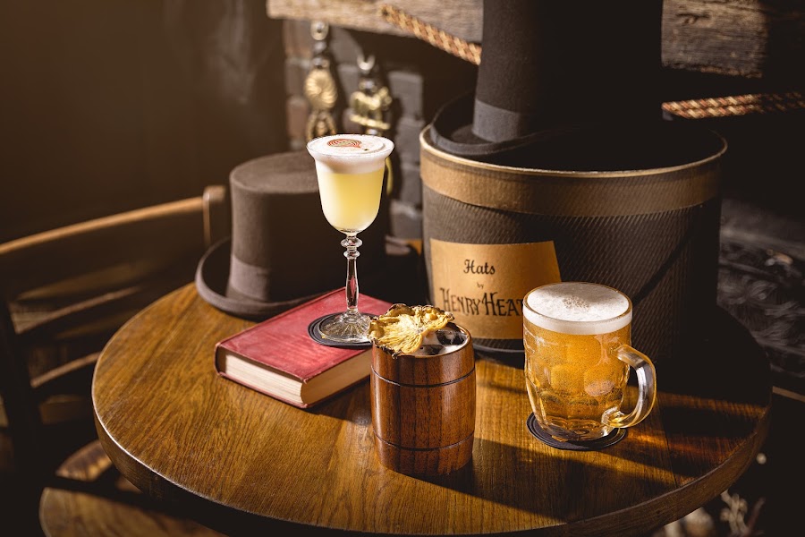 Saloon Bar at Mr Fogg's Hat Tavern, photo 2