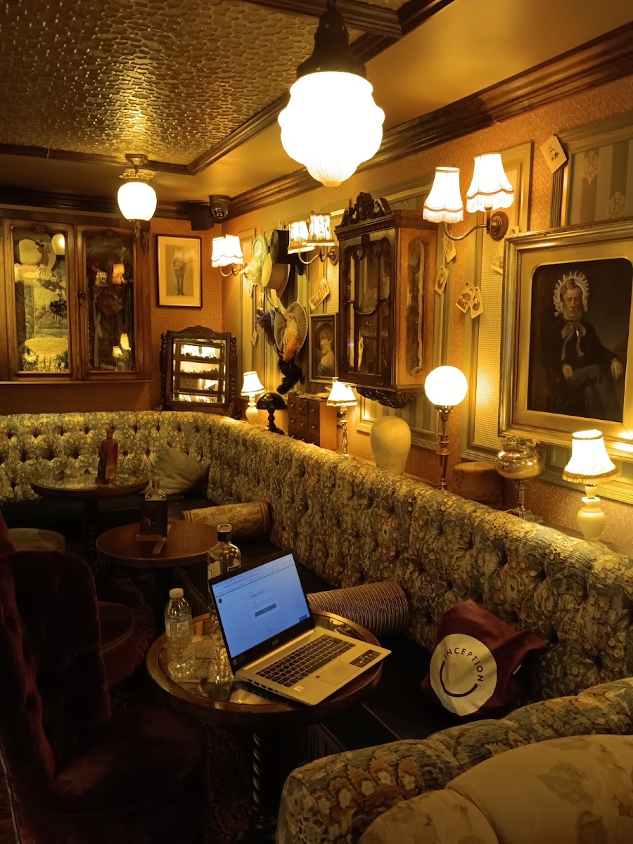 Saloon Bar at Mr Fogg's Hat Tavern, photo 5