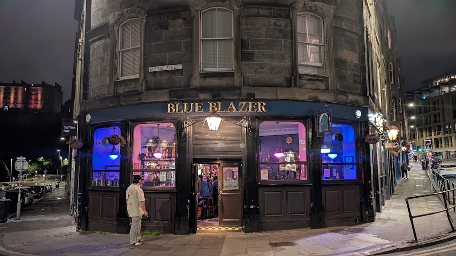 The Blue Blazer, photo 4